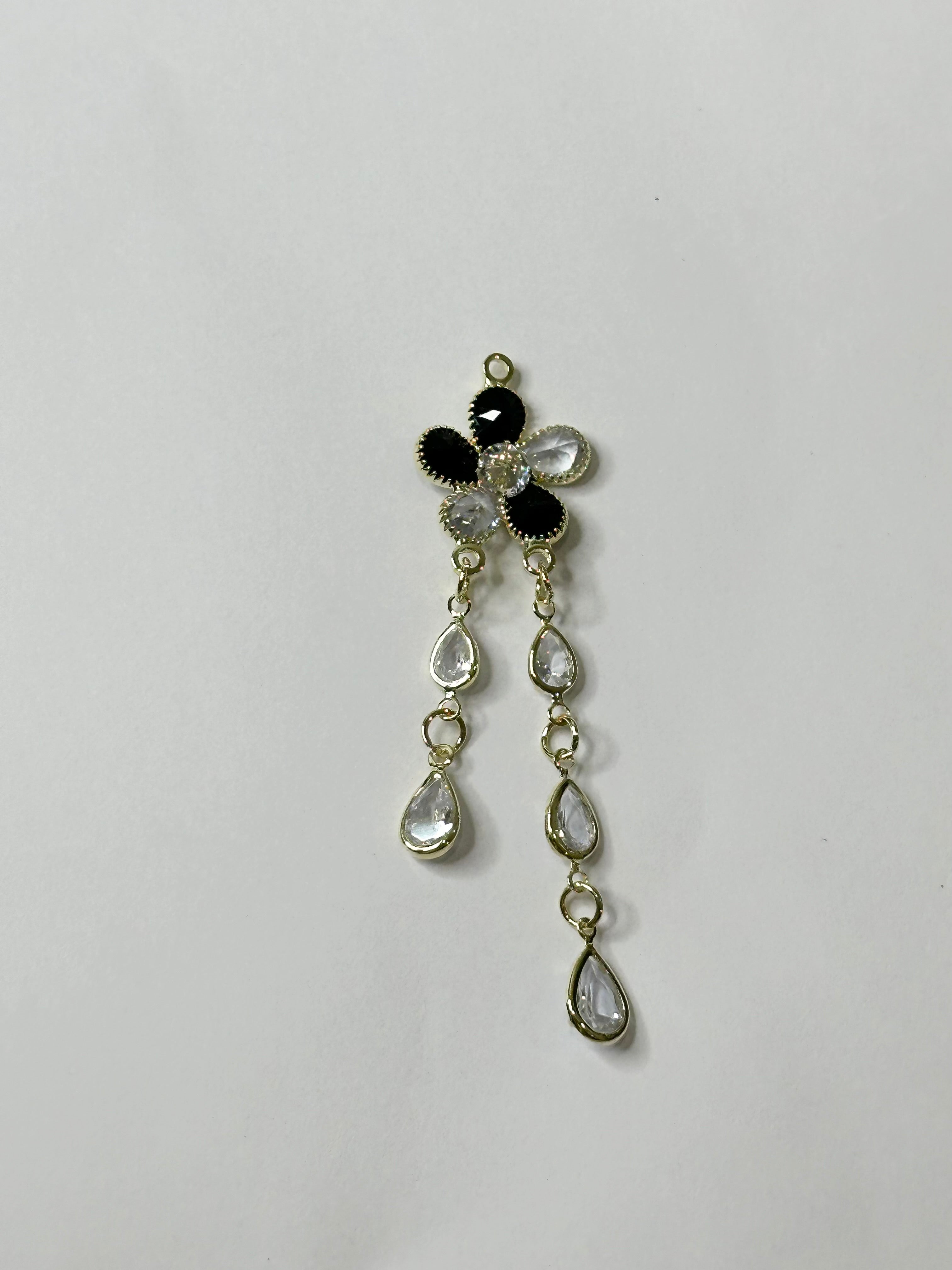 Zircon Dangling Pendant
