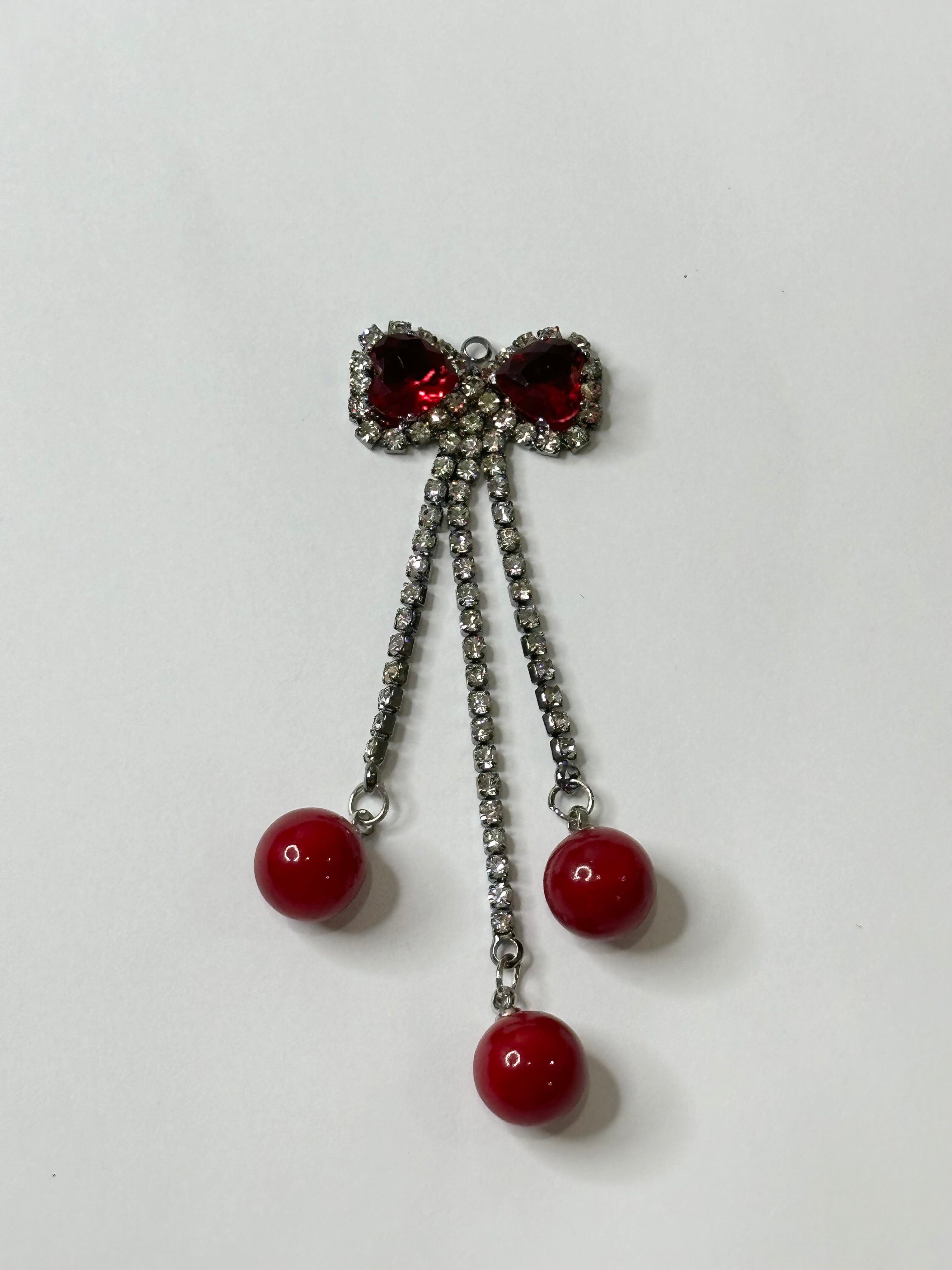 Zircon Dangling Pendant